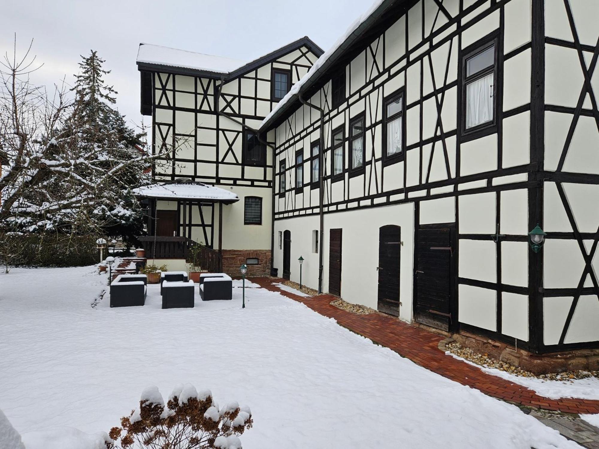 Apartments Am Saalebogen Mit Gartenterrasse, Grillkamin, Freie Parkplaetze Rudolstadt Exterior foto
